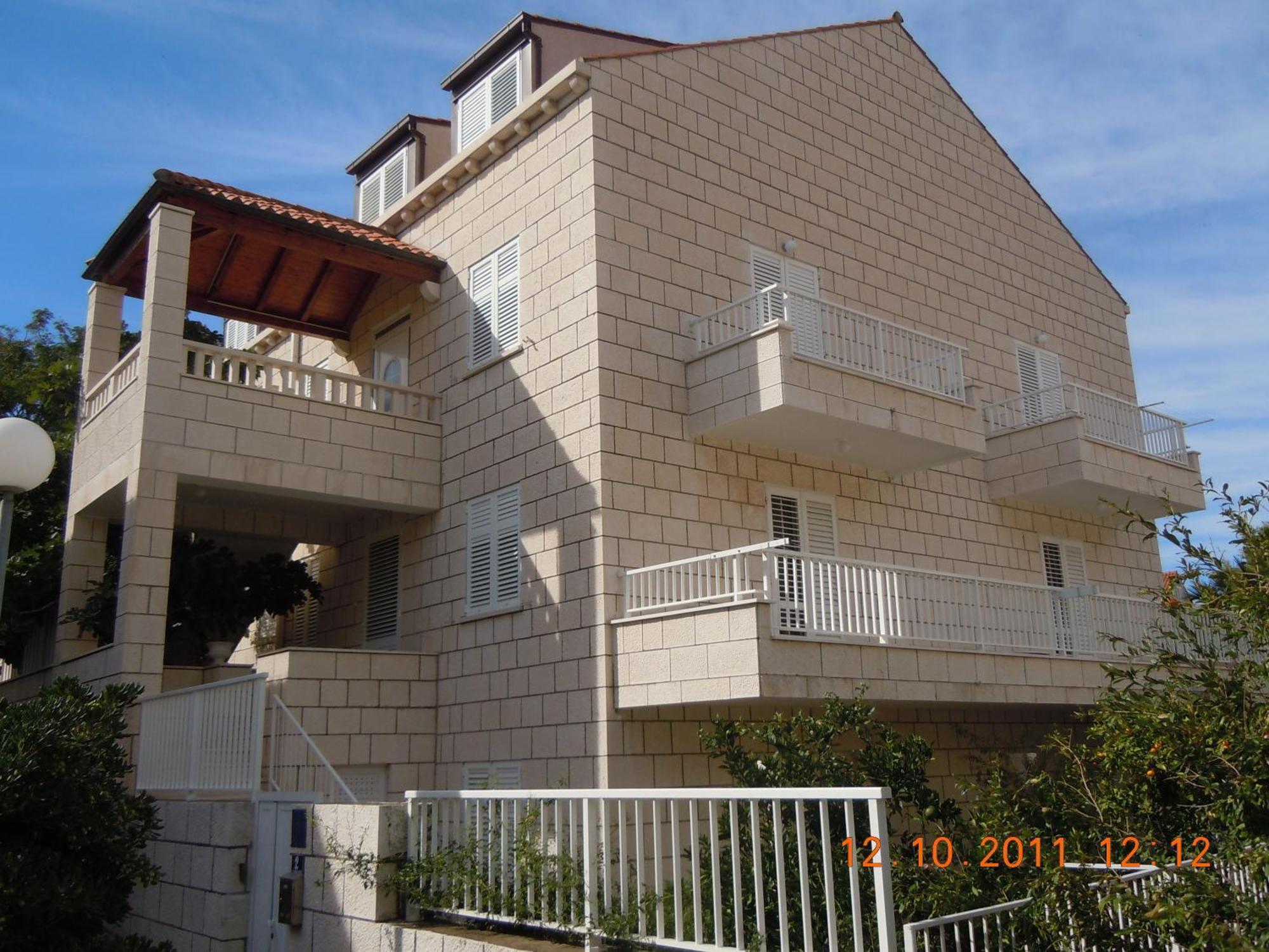 Central Apartment Дубровник Екстериор снимка